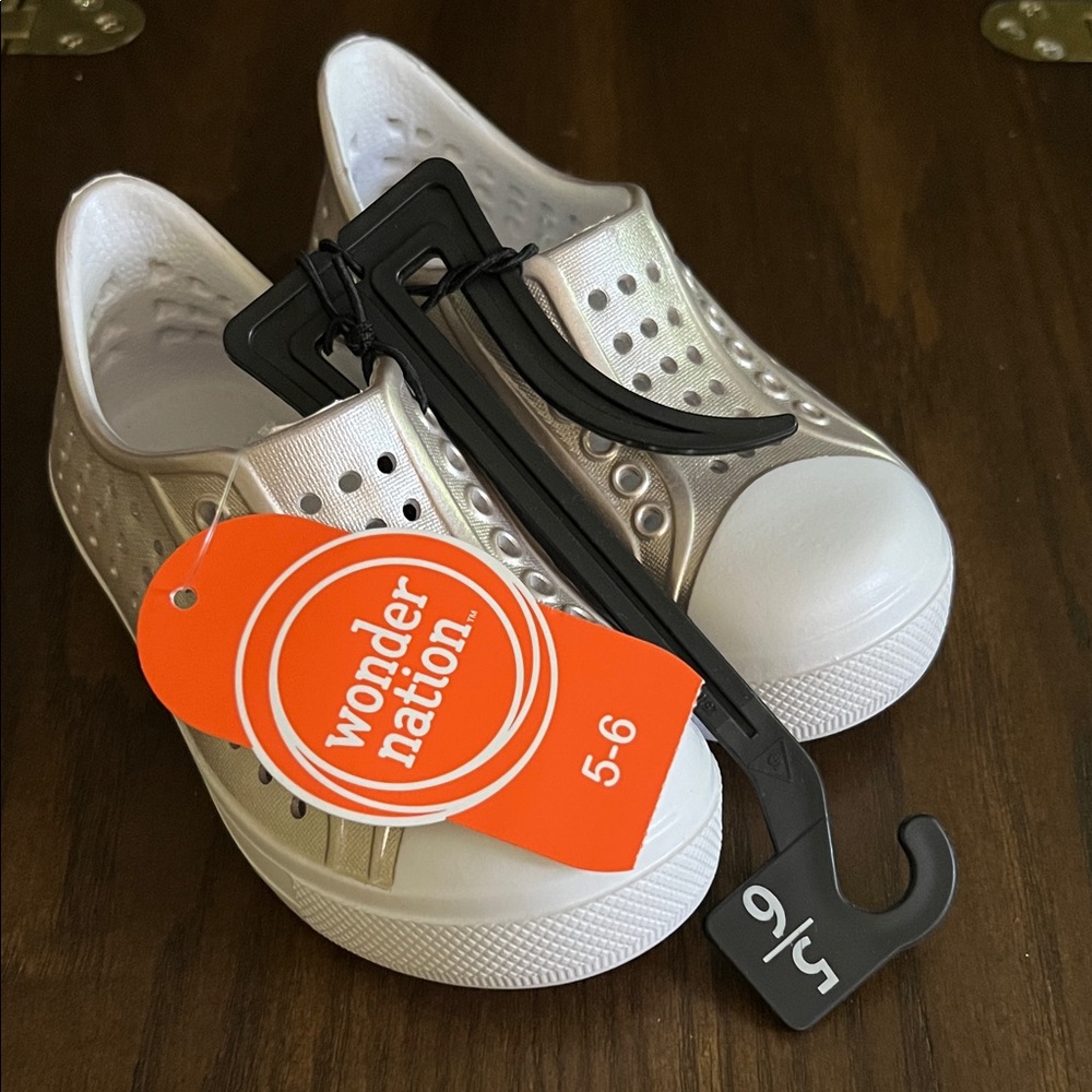 Wonder Nation Kids' Sneakers in Gold and White